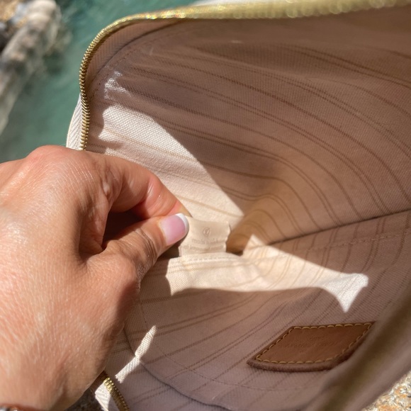 Louis Vuitton Damier Azur pouchette - Picture 9 of 12